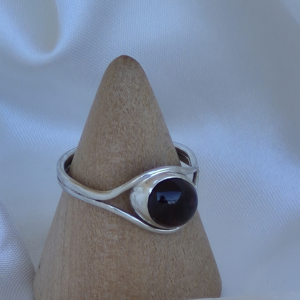Sterling Silver Garnet Swirl Ring. Split Shank Ba… - image 2